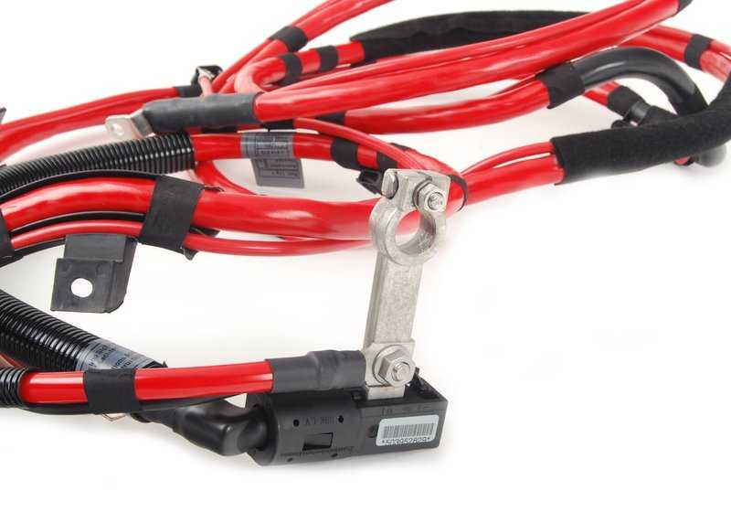 Cable de batería positivo para BMW X3 E83, E83N (OEM 61123414878). Original BMW