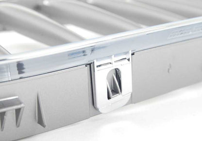 Rejilla decorativa izquierda OEM 51117117757 para BMW Z4 E85 (todos los modelos: 2.0i, 2.2i, 2.5i, con cambio manual y automático). Acabado en grafito. Original BMW.