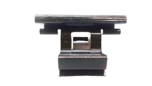 Clip de fixation OEM 51421945437 pour BMW 7 E32 (modèles 730i) avec moteur M30. Compatible avec les versions manuelles et automatiques. BMW d'origine.