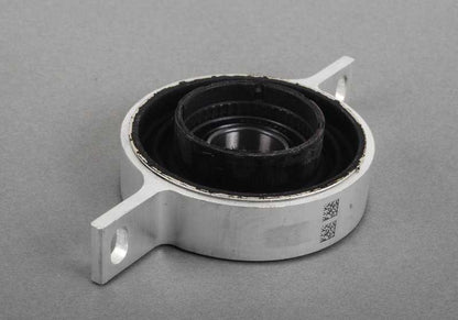 Soporte central del eje de transmisión en aluminio OEM 26127558745 para BMW F25, F26, E70, F15, E71, E72, F16. Original BMW.