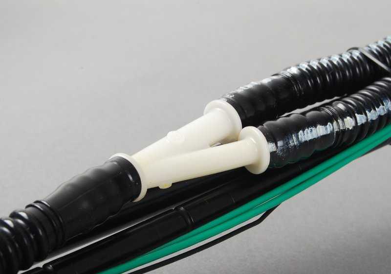 Bomba de combustible derecha con aforador OEM 16117373521 para BMW E60, E61, E63, E64. Original BMW.