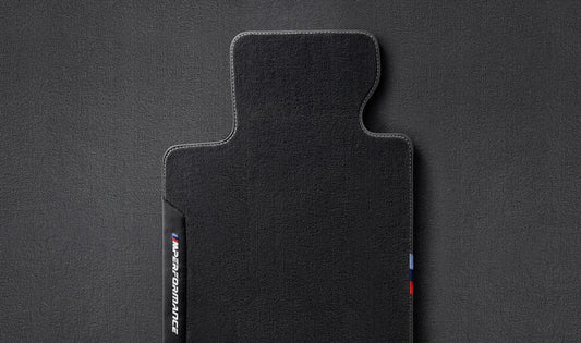 Alfombrillas deportivas M Performance OEM 51472465745 para BMW G30, G31, F90, M5, M5 CS. Compatibles con versiones diésel y gasolina. Original BMW.