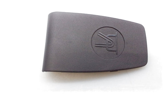 Tapa anilla de sujeción maletero OEM 51477471668 para BMW G31 (520d, 518d) desde 2017 a 2024. Pieza original BMW. Ideal para cubrir el anclaje en el piso del maletero. Color negro.