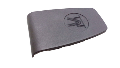 Tapa anilla de sujeción maletero OEM 51477471668 para BMW G31 (520d, 518d) desde 2017 a 2024. Pieza original BMW. Ideal para cubrir el anclaje en el piso del maletero. Color negro.