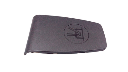 Tapa anilla de sujeción maletero OEM 51477471668 para BMW G31 (520d, 518d) desde 2017 a 2024. Pieza original BMW. Ideal para cubrir el anclaje en el piso del maletero. Color negro.