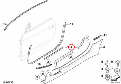 Embellecedor de entrada derecha OEM 51477896632 para BMW E85, E86. Original BMW.