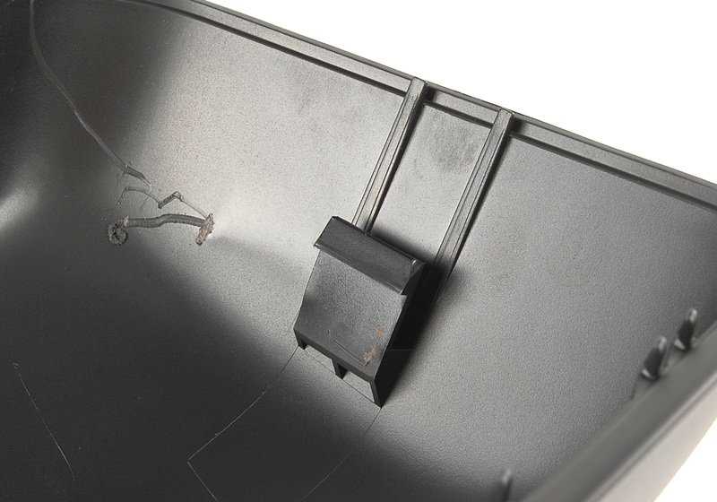 Cubierta Imprimada Derecha OEM 51168256322 para BMW X5 E53. Original BMW.