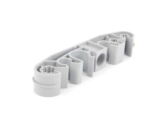 Clip soggetto per tubi OEM 16126761229 per BMW E46. BMW originale.