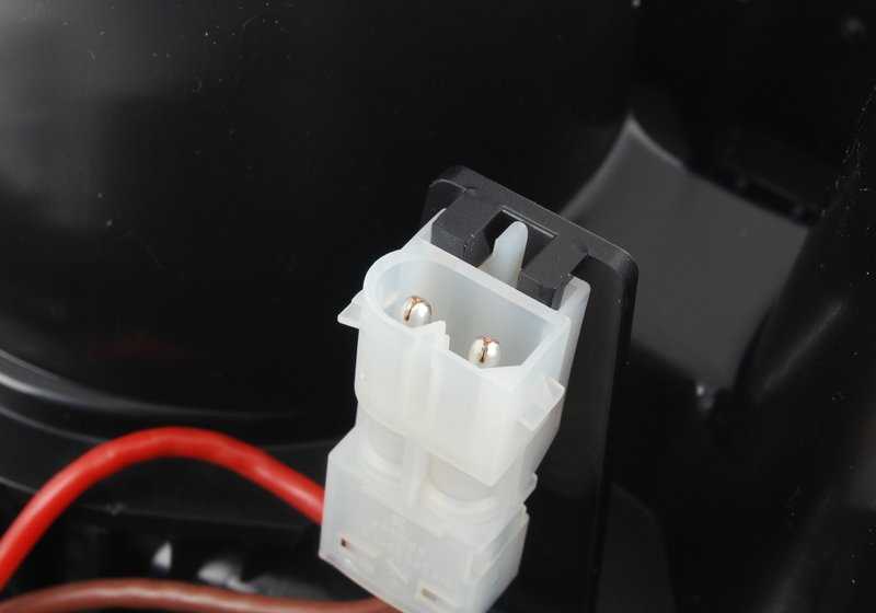 Embellecedor consola central delantero para BMW F30, F31, F34, F35, F32, F33, F36 (OEM 51169218925). Original BMW