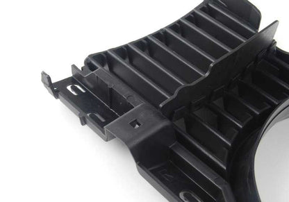 Rejilla embellecedora derecha OEM 51131944138 para BMW E34 518i (modelos con motor M40 y M43, cambio manual y automático). Original BMW.