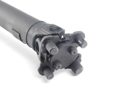 Árbol de transmisión para BMW E30 con cambio manual de 5 velocidades. OEM 26101226733. Original BMW.