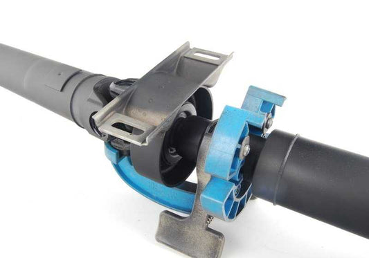 Árbol de transmisión para BMW E30 con cambio manual de 5 velocidades. OEM 26101226733. Original BMW.