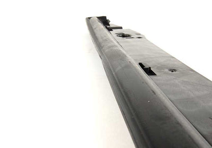 Abdichtung per BMW Series 1 E82, E88 Series 3 E90, E91, E92, E93 (OEM 17517545367). BMW originale