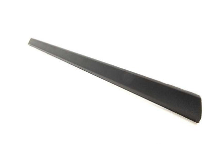 Moldura embellecedora puerta trasera derecha OEM 51138208400 para BMW E38. Color negro. Original BMW.