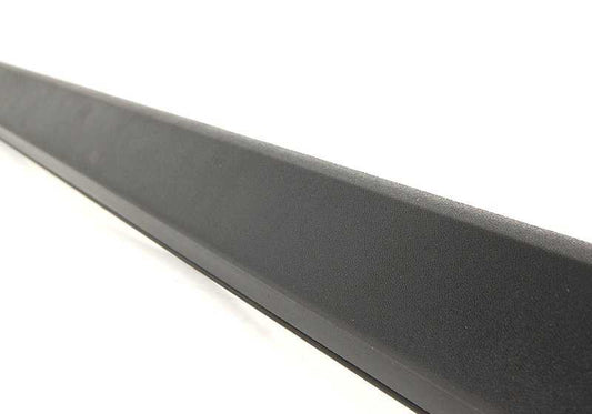 Moldura embellecedora puerta trasera derecha OEM 51138208400 para BMW E38. Color negro. Original BMW.