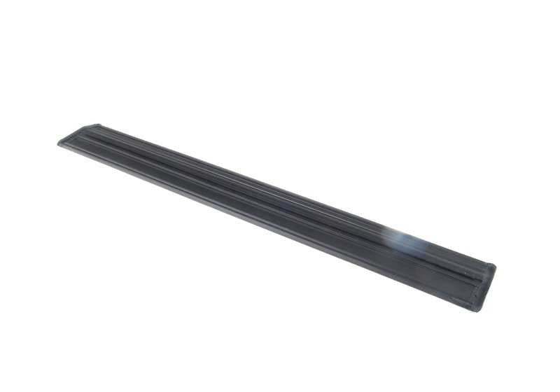 Embellecedor de estribo delantero OEM 51472489985 para BMW E36. Original BMW.