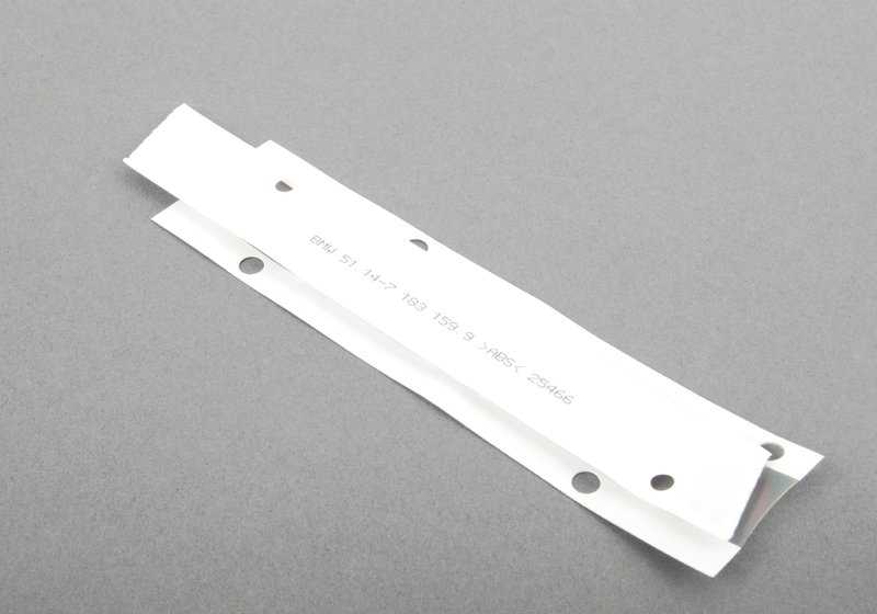 Emblema trasero adhesivo OEM 51147183159 para BMW E82, E88. Original BMW.