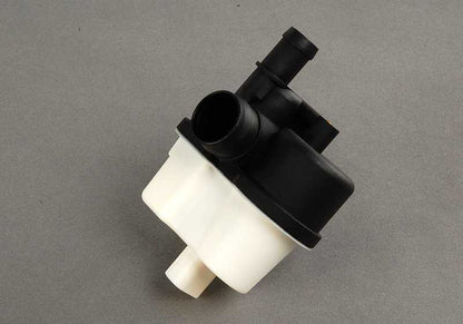 Bomba de diagnóstico de fugas OEM 16137193479 para BMW E82, E90 {320i, 323i, M Coupé}. Original BMW.