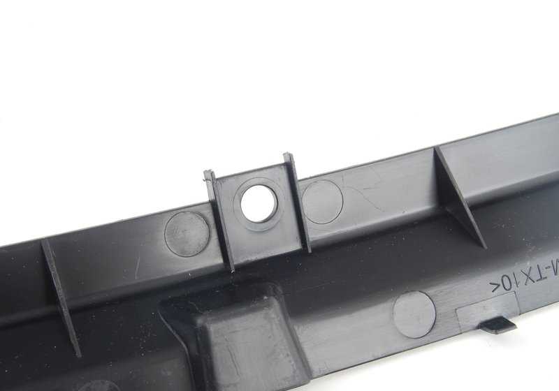 Soporte adaptador frontal OEM 51718046512 para BMW Serie 3 {E92, E92N, E93, E93N}. Pieza original BMW. Ideal para fijación en compartimento del motor o cubre bajos delantero.