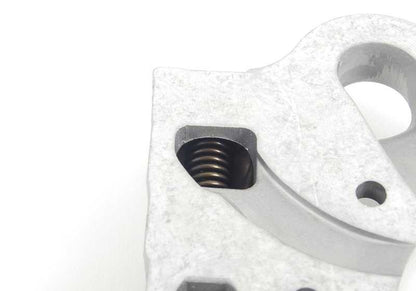 Tapa de bomba de aceite OEM 11418604196 para MINI One, Cooper y Cooper S (R50, R52, R53) años 2000-2006. Recambio original MINI.