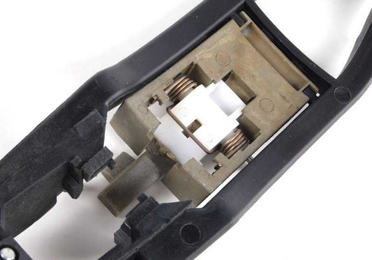 Portador de empuñadura exterior puerta izquierda OEM 51218216121 para BMW Serie 3 E46. Original BMW.