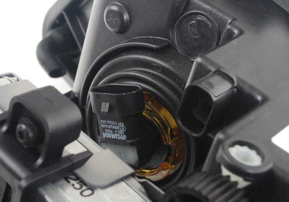 Faro Xenón derecho con intermitente blanco OEM 63128379678 para BMW E39. Original BMW.