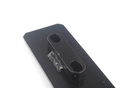 Soporte trasero derecho OEM 51717892186 para BMW E39 M5. Compatible con versiones E39 M5 (DE91, DE92) fabricadas entre 1998 y 2003. Original BMW.