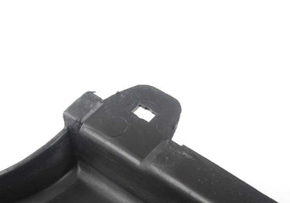 Tapa cubre faro izquierda OEM 51711965243 para BMW E30 {Todos los modelos compatibles: 316i, 318i, 320i, 323i, 324d, 324td, 325i, 325e, M3}. Original BMW.