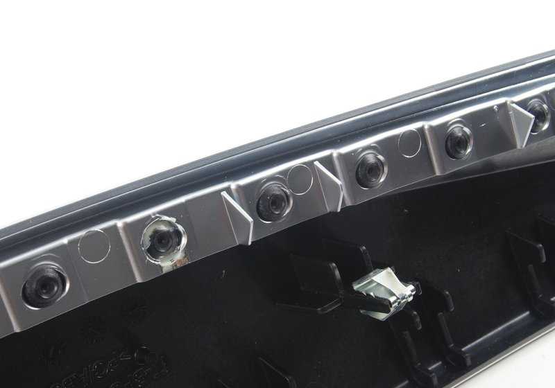 Moldura salpicadero Alu Hexagon para BMW F10, F11. Original BMW.