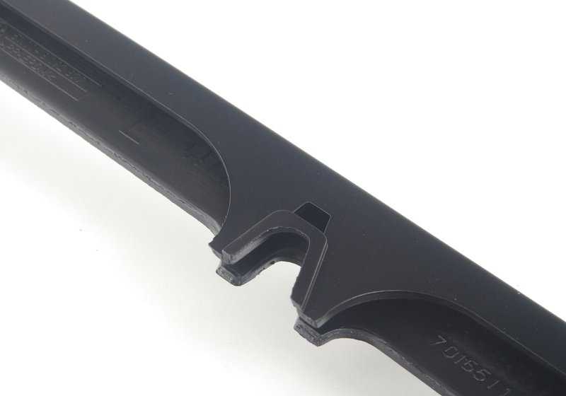 Rejilla izquierda paragolpes delantera OEM 51118192877 para BMW E46 320i, 325i (modelos desde 09/2000 hasta 07/2005). Acabado negro mate. Original BMW.