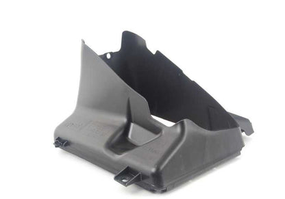 Conducto de aire derecho para radiador desplazado OEM 51747903890 para BMW F10, F10N, F11, F11N. Original BMW.