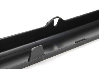 Spoiler trasero central OEM 51126800209 para MINI R50 One y Cooper (2001–2006). Pieza original MINI. Ideal para sustituir el alerón central trasero en vehículos con carrocería R50. Color negro.