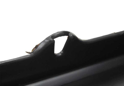Spoiler trasero central OEM 51126800209 para MINI R50 One y Cooper (2001–2006). Pieza original MINI. Ideal para sustituir el alerón central trasero en vehículos con carrocería R50. Color negro.