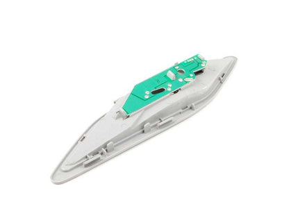 Luz interior trasera derecha OEM 63318363608 para BMW Serie 5 E39 520i (1995-2003). Original BMW.