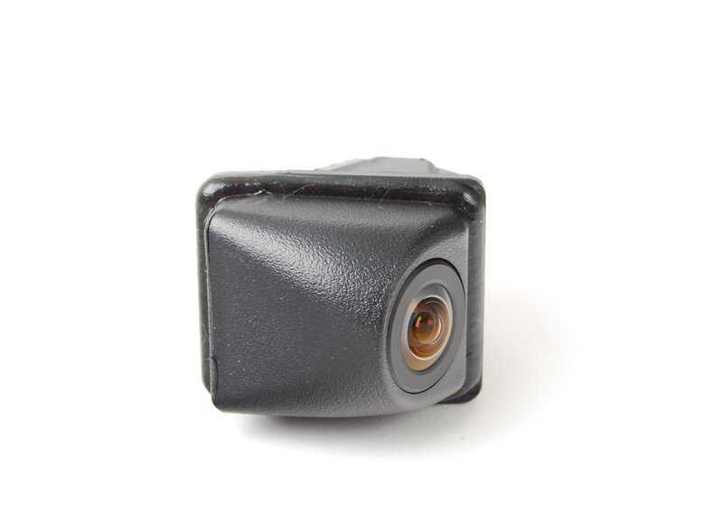 Cámara de marcha atrás OEM 66539240351 para BMW F20, F21, F22, F23, F87, F30, F31, F34, F35, F80, F32, F33, F36, F82, F83, F07, F10, F11, F18, F01, F02, F04, E84, F25, E70, E71, E72. Original BMW.