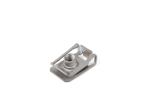 Tuerca clip tipo C OEM 07149118815 para BMW F10, G30, E70, E71, E72, G06, U06. Compatible con modelos como 216i, 218d, 218i, 220d. Pieza original BMW.