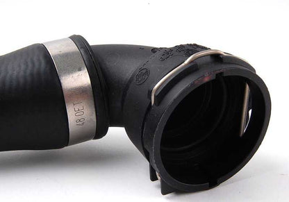 Manguera de refrigerante OEM 11531705223 para BMW E39 y E38 520i con motor M52. Compatible con versiones manuales y automáticas de tracción trasera. Original BMW.