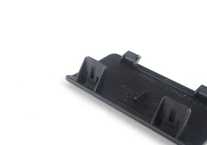 Tapa pasador cierre maletero OEM 51479127966 para BMW E82, E88. Original BMW.