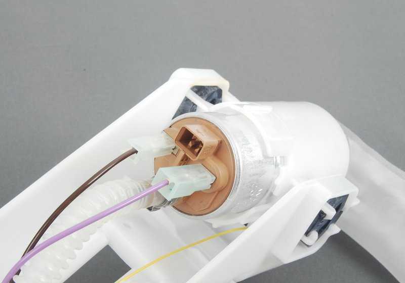 Unidad de suministro de combustible derecha OEM 16116755043 para BMW X5 E53. Original BMW.