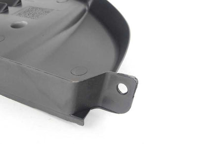 Tapa inferior derecha OEM 51757119854 para BMW Serie 5 {E60, E60N, E61, E61N}. Pieza original BMW.
