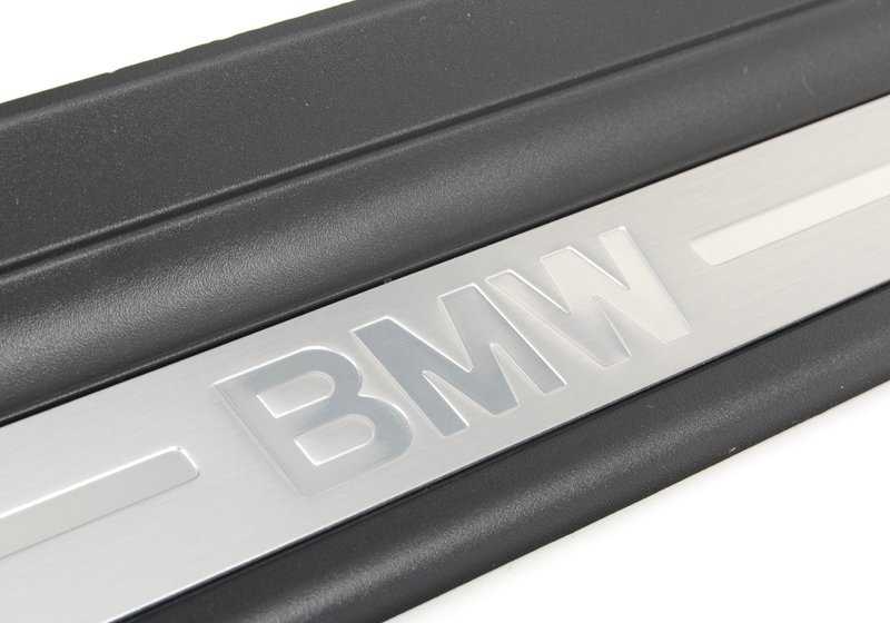 Cobertura de entrada izquierda para BMW Serie 3 E46 (OEM 51478204113). Original BMW