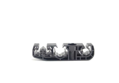 Clip de sujeción de tuberías OEM 16126763897 para BMW E81, E82, E87, E88, E90, E91, E92, E93, E84, E70, F15, F85, E71, E72, F16, F86, E85, E86, E89. Original BMW.