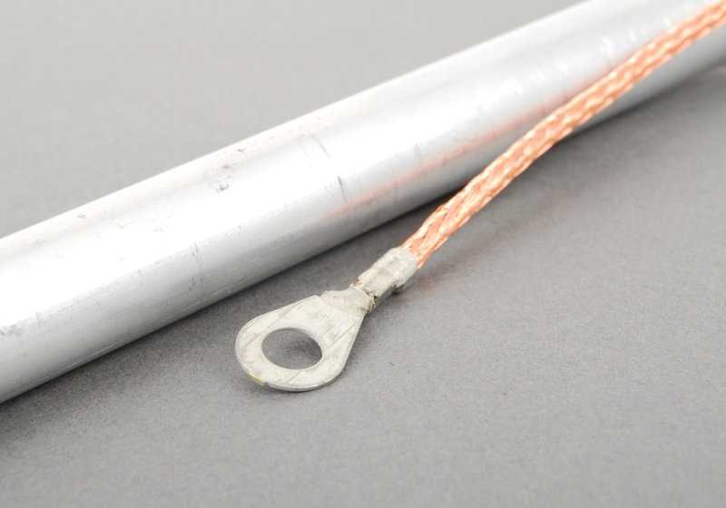 Mástil antena cromado OEM 65211376010 para BMW E30. Compatible con modelos 316, 316i (manual y automático) con motor M10. Original BMW.