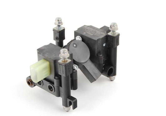 Válvula de suspensión neumática OEM 37246779713 para BMW X5 E53. Original BMW.