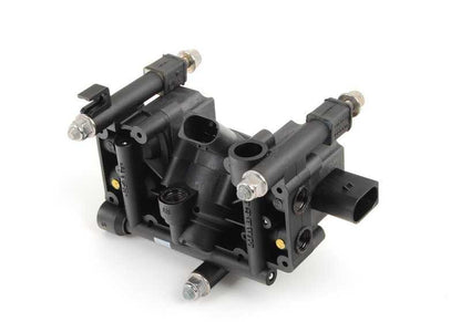 Válvula de suspensión neumática OEM 37246779713 para BMW X5 E53. Original BMW.