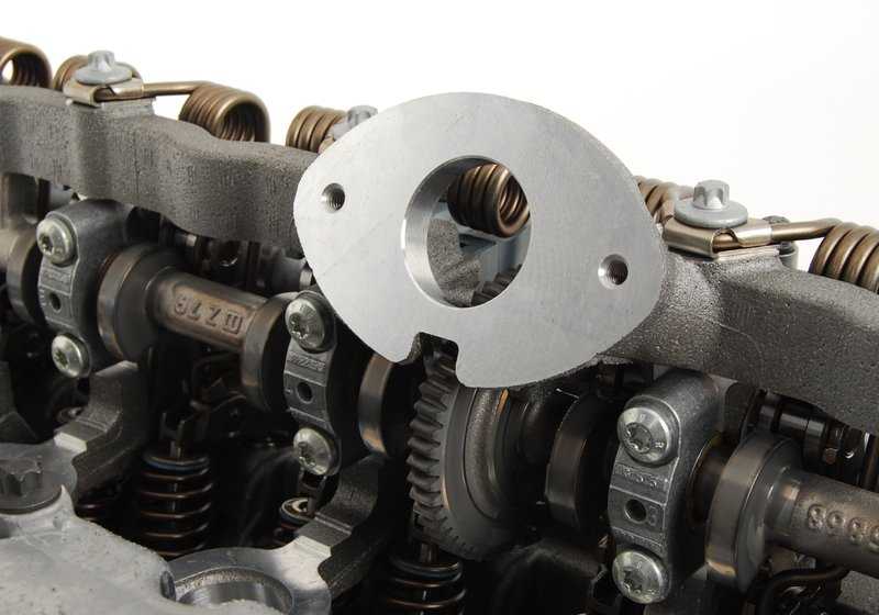 Codificato con il sistema di valvole 11127591617 per BMW E81, E82, E87, E88, E90, E91, E92, E93, E60, E61, F10, F11, F18, E63, E64, E65, E66, F01, F02, E84, E83, F25, F25, F25, E70 0 E86, E89. BMW originale.