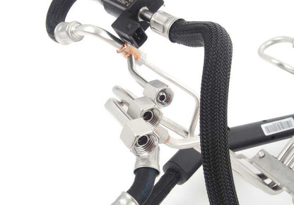 Tubería de combustible OEM 13537556231 para BMW E65, E66. Original BMW.