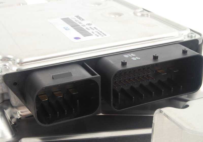 OEM Active Adresseinheit 32436766781 für BMW E60 {520i, 525i, 530d} mit M54 oder M57T -Motor. Kompatibel mit manueller oder automatischer Änderung und Hecktraktion. Original BMW.