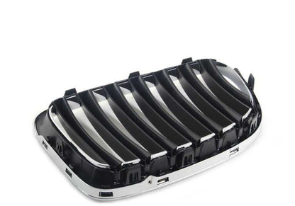Grade decorativa frontal direita 51112993306 Para BMW X1 E84 {SDRIVE16D, SDRIVE16I, SDRIVE18D}. BMW original.