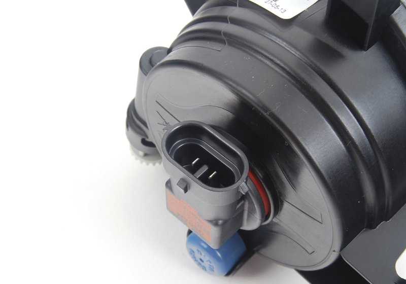 Faros antiniebla izquierdo OEM 63177224643 para BMW X5 E70. Repuesto original BMW.